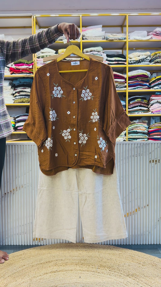 EMBROIDERY  TOP WITH LINEN COMFORTABLE PANT SET